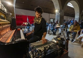 Lorenzo Nacaratto durante su actuación en el Museo Vostell-Malpartida la semana pasada.