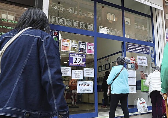 Cuatro acertantes se llevan casi 34.000 euros en La Bonoloto de este lunes