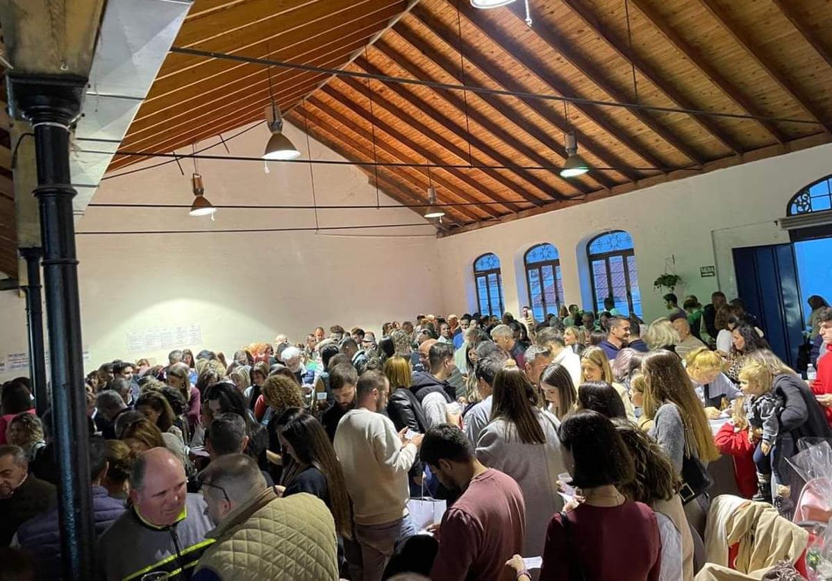 Durante toda la jornada fueron muchos los frexnenses que se acercaron para colaborar.
