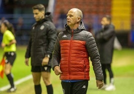 Cisqui, desde la banda del Francisco de la Hera, en la final de Copa Federación ante el Compostela.