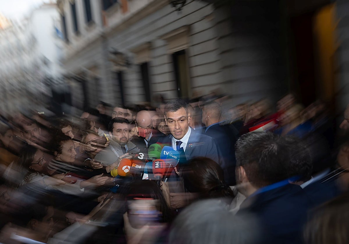 Aldama tira de la manta