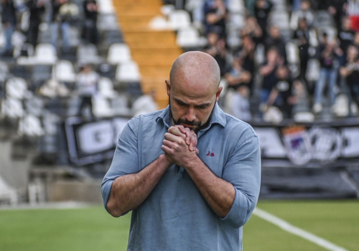 Luis Oliver Sierra en el encuentro ante el Extremadura disputado en el Nuevo Vivero.