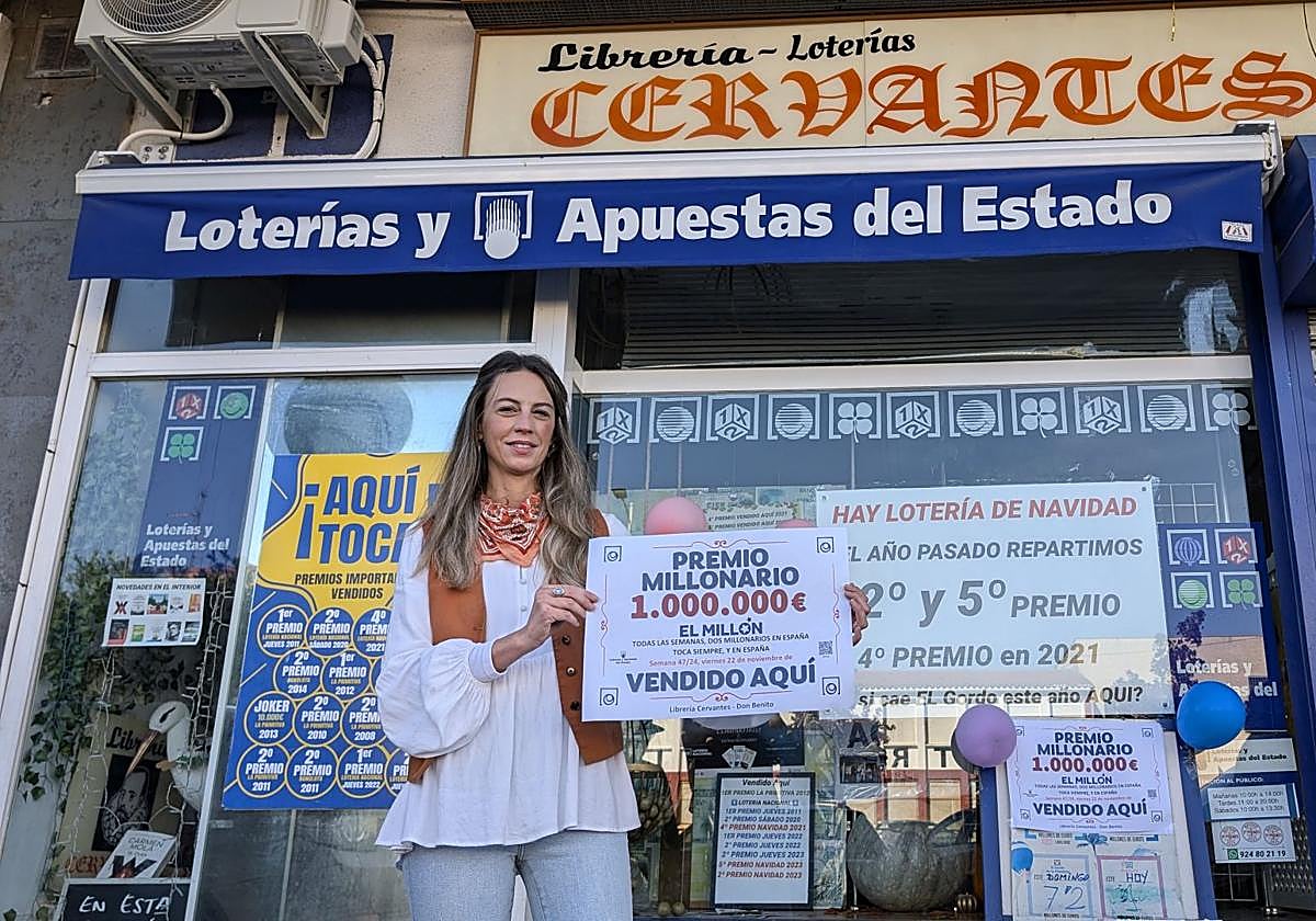 Pilar Horrillo es la lotera de la administración de lotería de avenida Alonso Martín.