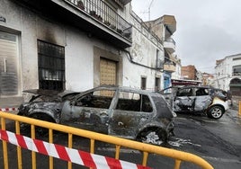 Estado en el que han quedado los coches y las viviendas afectadas.