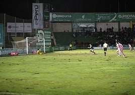 Christian anota el tanto del triunfo en la prórroga del duelo copero ante la Gimnástica Segoviana.