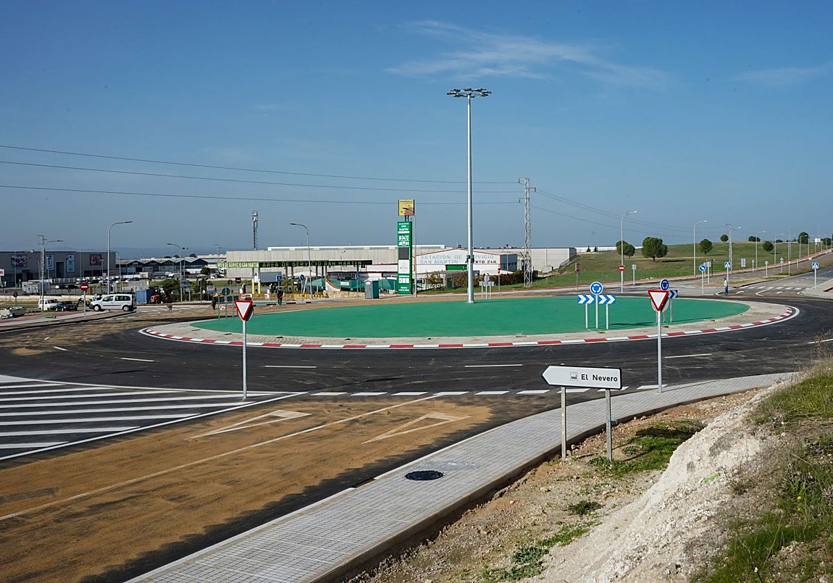 La rotonda en el cruce de Sánchez Valverde y Campomayor.