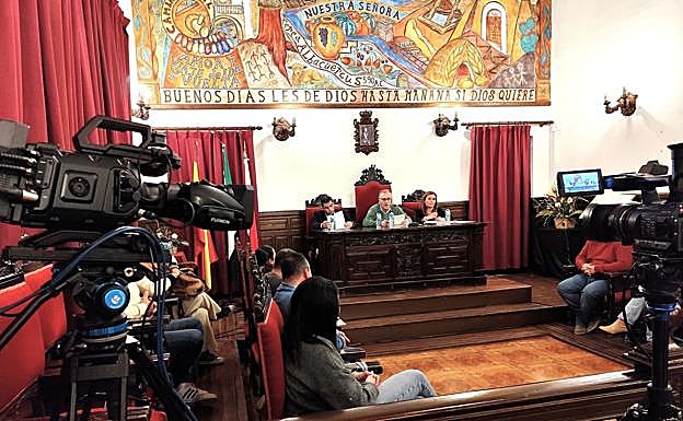 El Pleno fue retransmitido por las televisiones locales