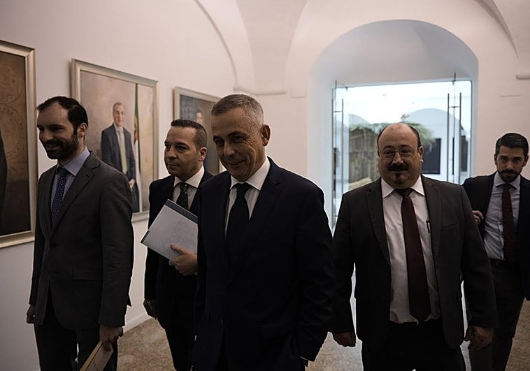 Llegada a la Asamblea de Extremadura del Grupo Parlamentario Vox.