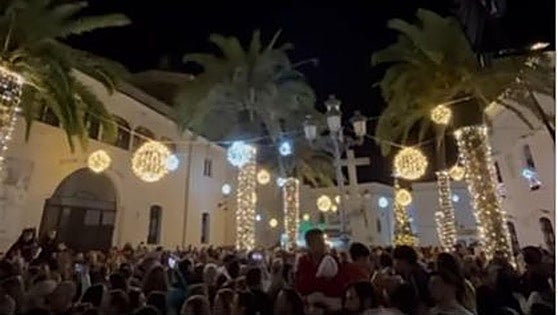 Fuente de Cantos da la bienvenida a la Navidad con un mágico encendido del alumbrado navideño