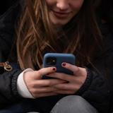 Seis de cada diez jóvenes españoles han sufrido violencia sexual a través del móvil