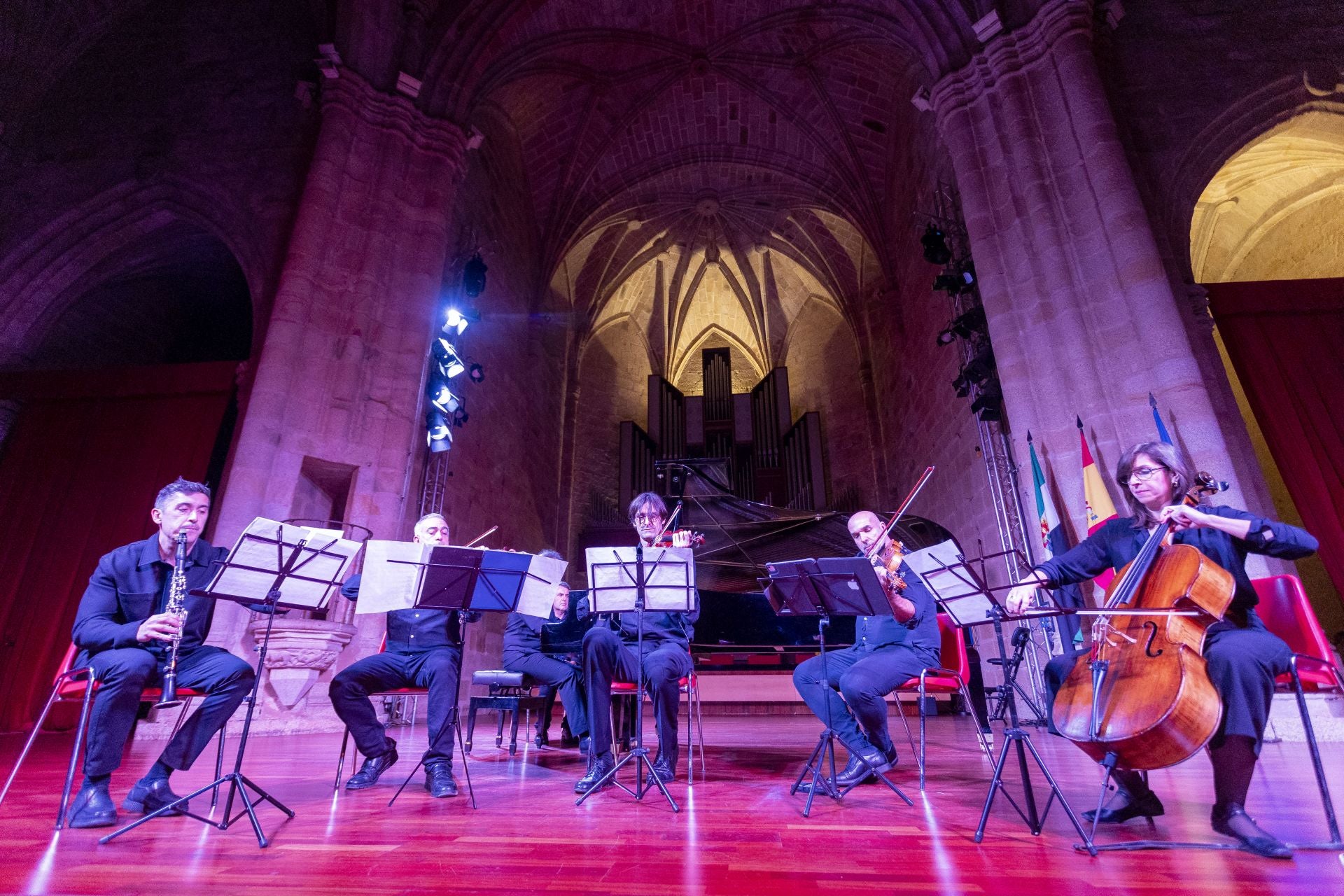 Concierto solidario a beneficio de los afectados por la DANA organizado por la asociación cultural Agustín Orozco.