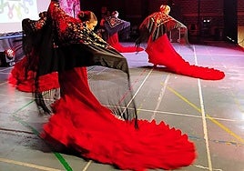 La Escuela de baile en una reciente actuación en San Vicente de Alcántara