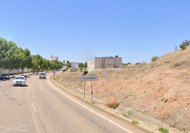 Tras la intervención médica, el conductor del turismo ha sido trasladado al Hospital Universitario de Badajoz