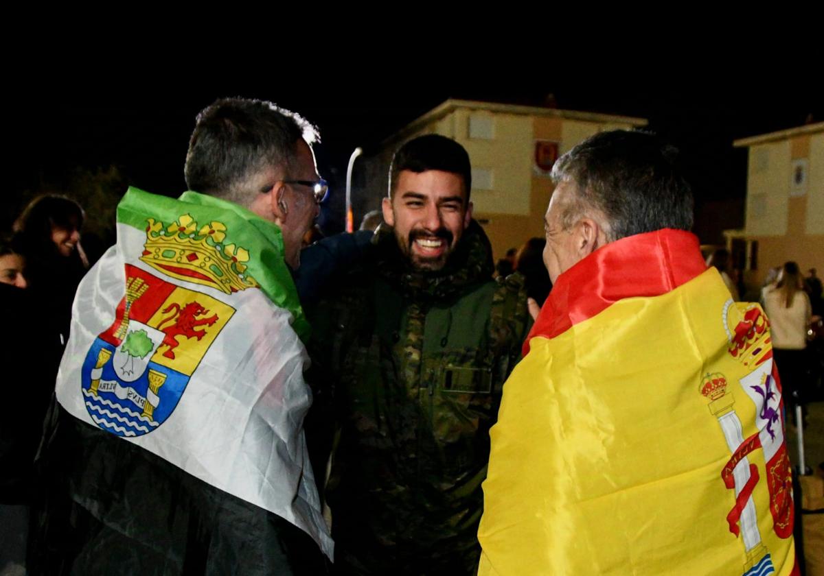 Este miércoles aterrizaron en el Aeropuerto de Talavera la Real los militares pertenecientes a la Brigada Extremadura XI