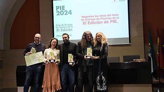 La reparación de instrumentos autóctonos gana el premio a emprendedores de la Diputación de Cáceres