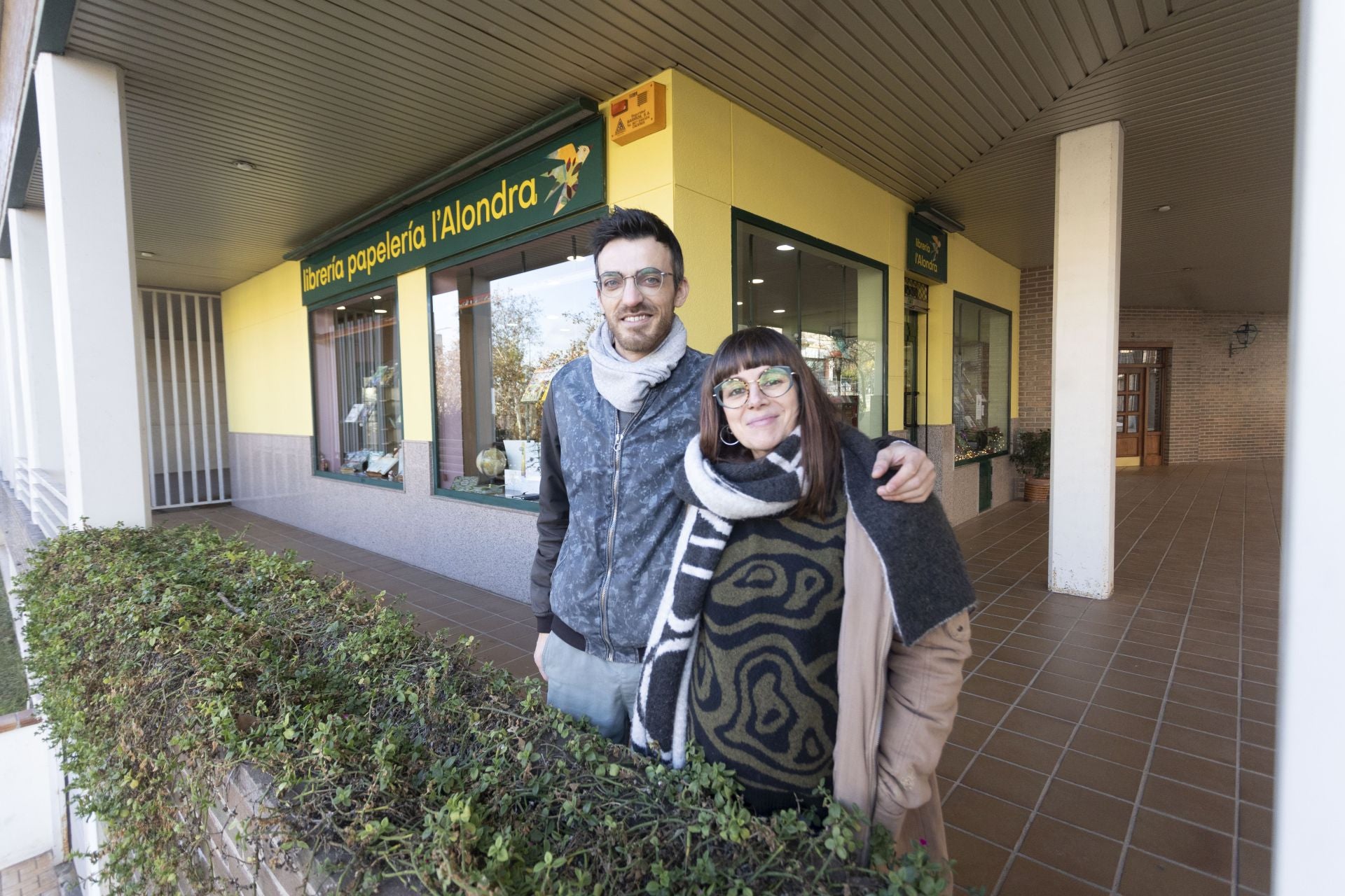 La librería L´Alondra abre sus puertas. 