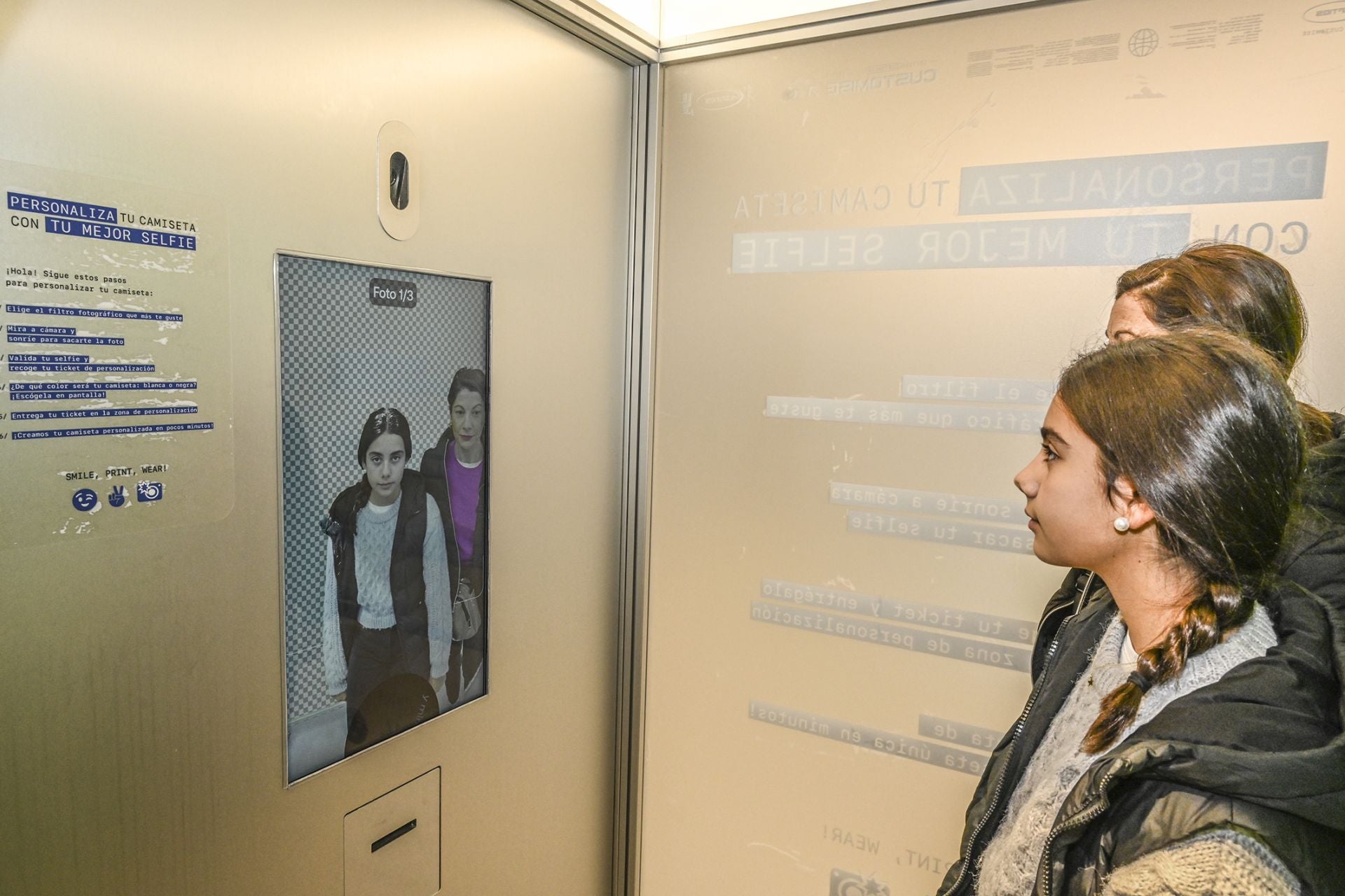 Fotos | Así ha sido la multitudinaria apertura de Lefties en El Faro