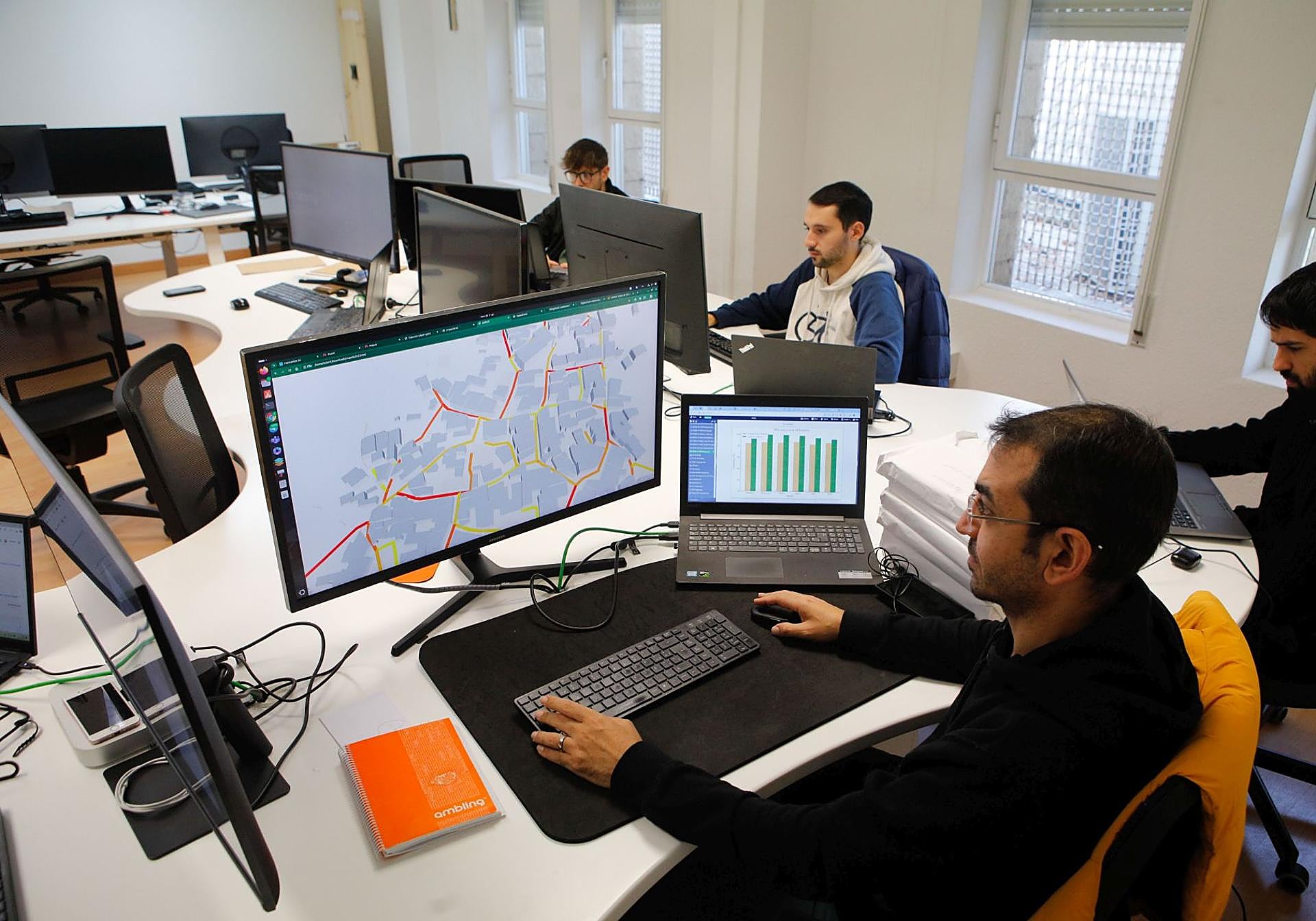 Los trabajadores de Amblig pueden comprobar en tiempo real el estado de las redes de agua.