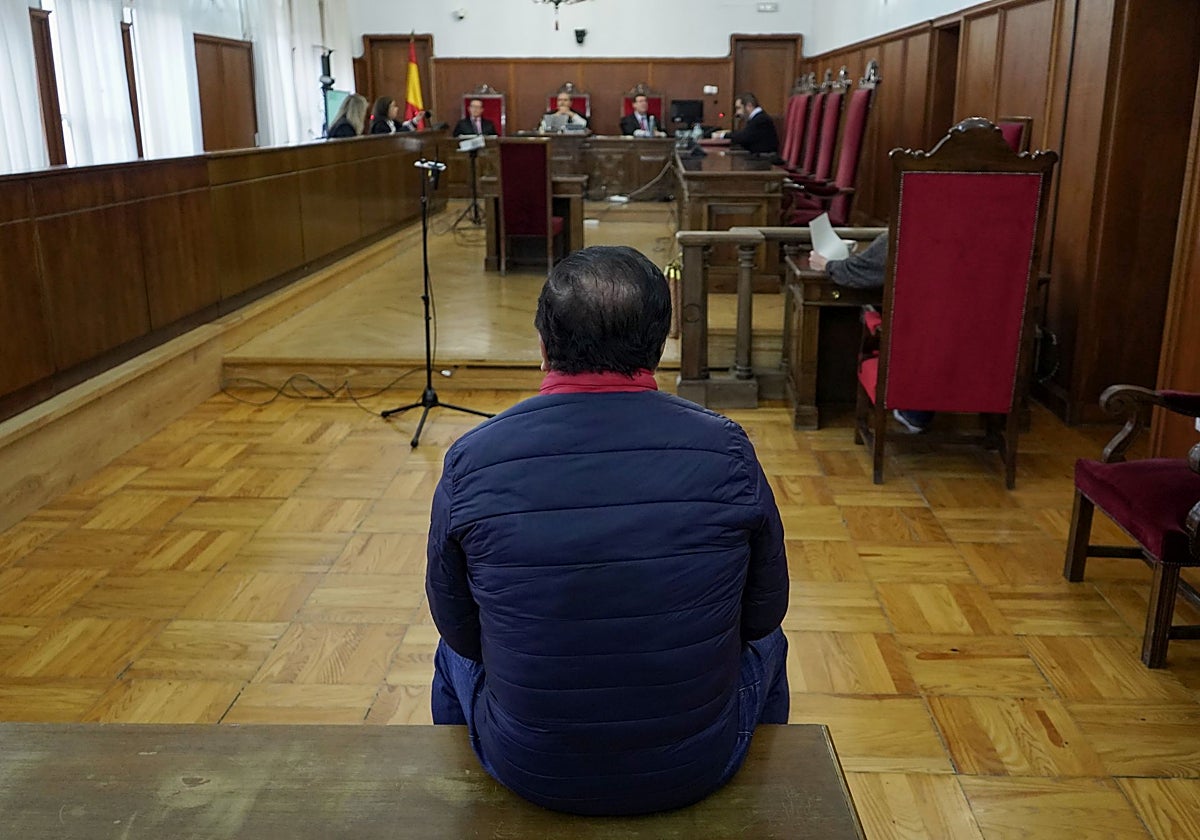 El procesado niega los hechos por los que ha sido acusado.