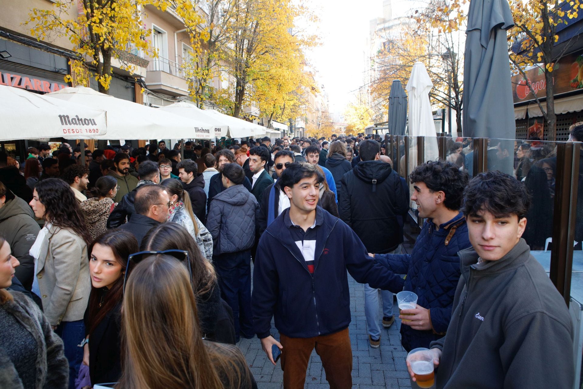 Las calles de Cáceres se llenan con las cañas de Nochebuena
