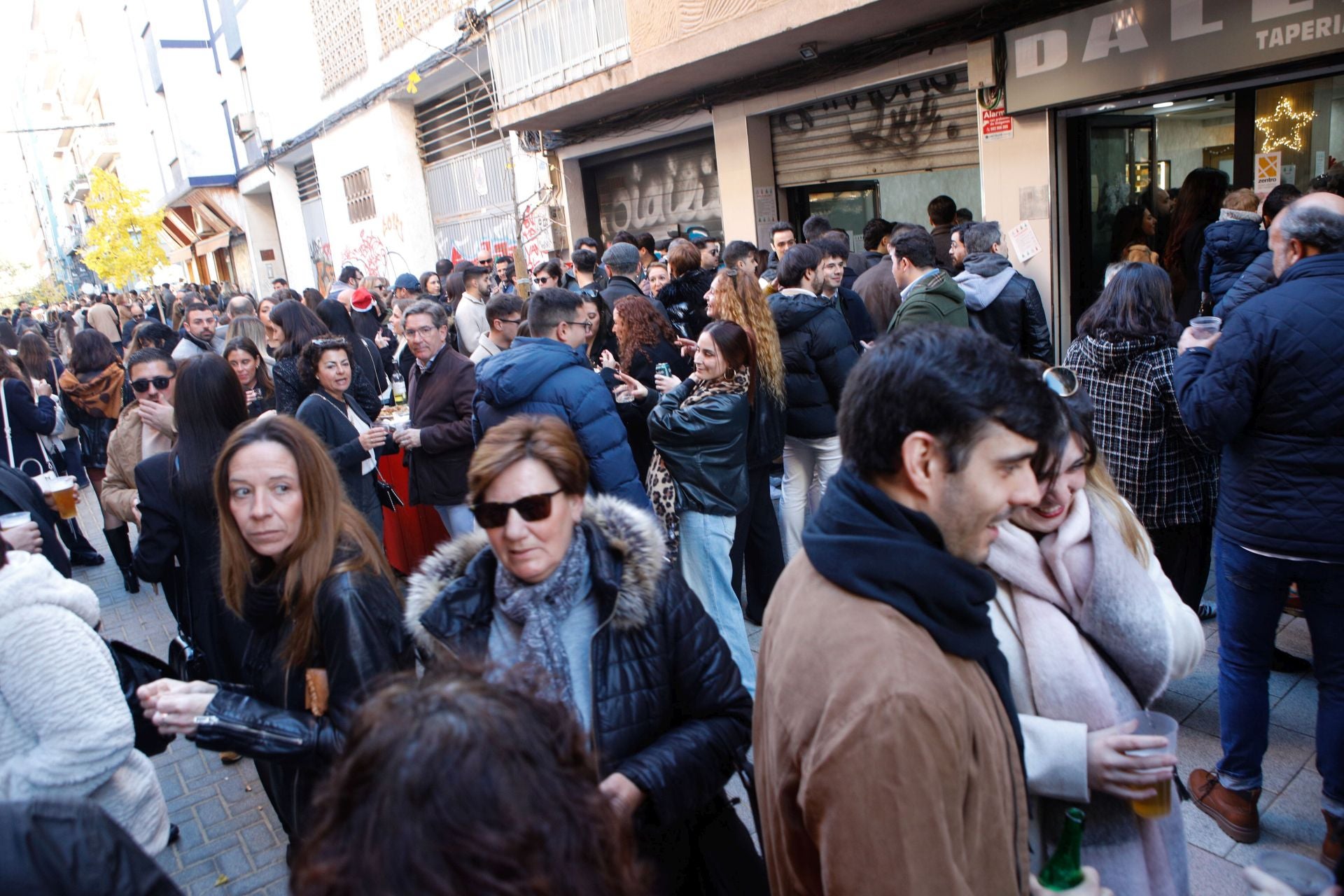 Las calles de Cáceres se llenan con las cañas de Nochebuena