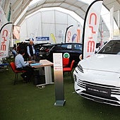 Vehículos en el Salón del Automóvil de Cáceres.
