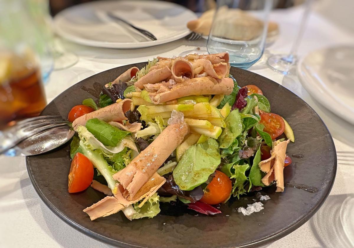 Imagen principal - Ensalada, bacalao «apoteósico» y atún con salsa teriyaki.