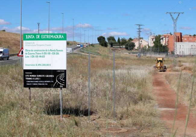 Cartel de la Ronda Sureste de Cáceres.