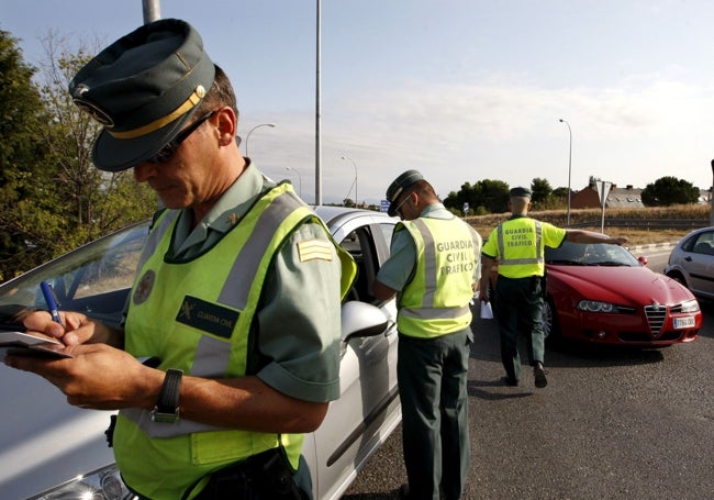 Control de tráfico de la Benemérita.