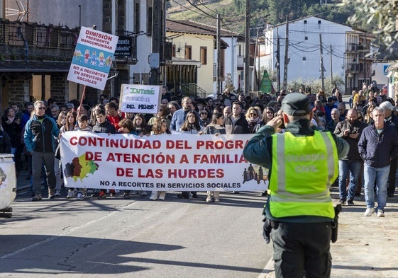 La manifestación atrajo a personas de toda la comarca.