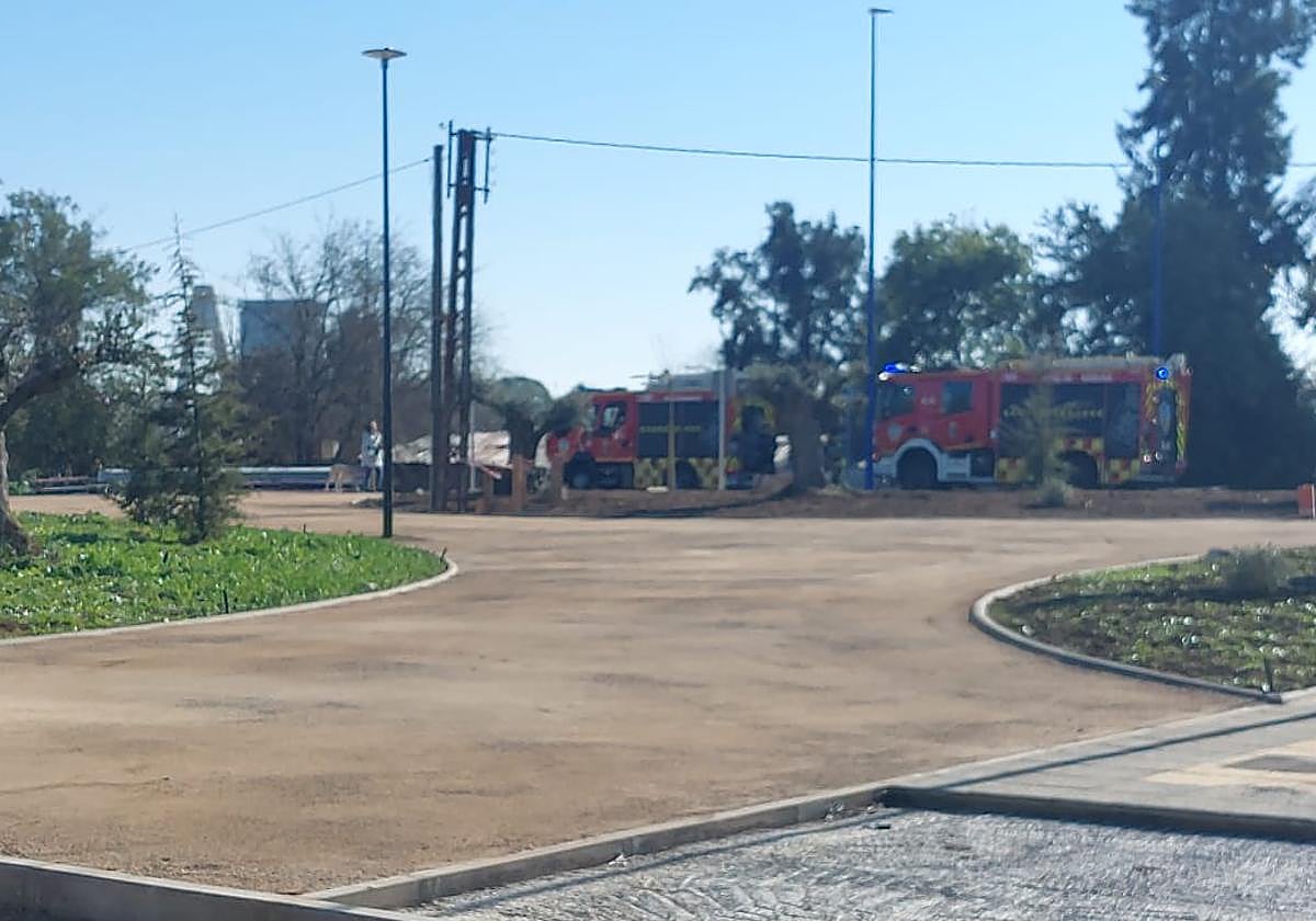 Equipos de emergencias desplazados hasta el lugar del accidente.