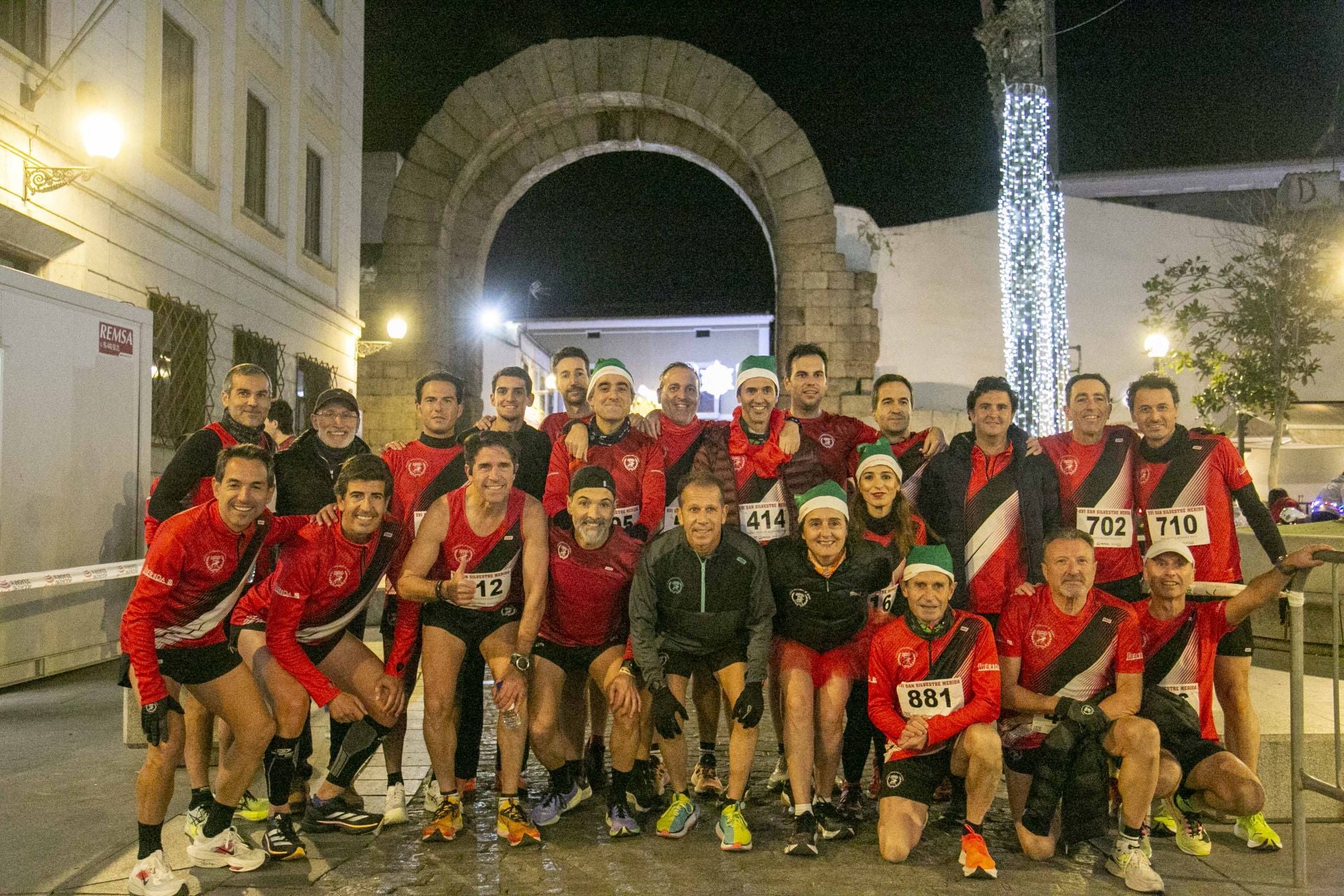 FOTOS | La San Silvestre llena de público el centro de Mérida
