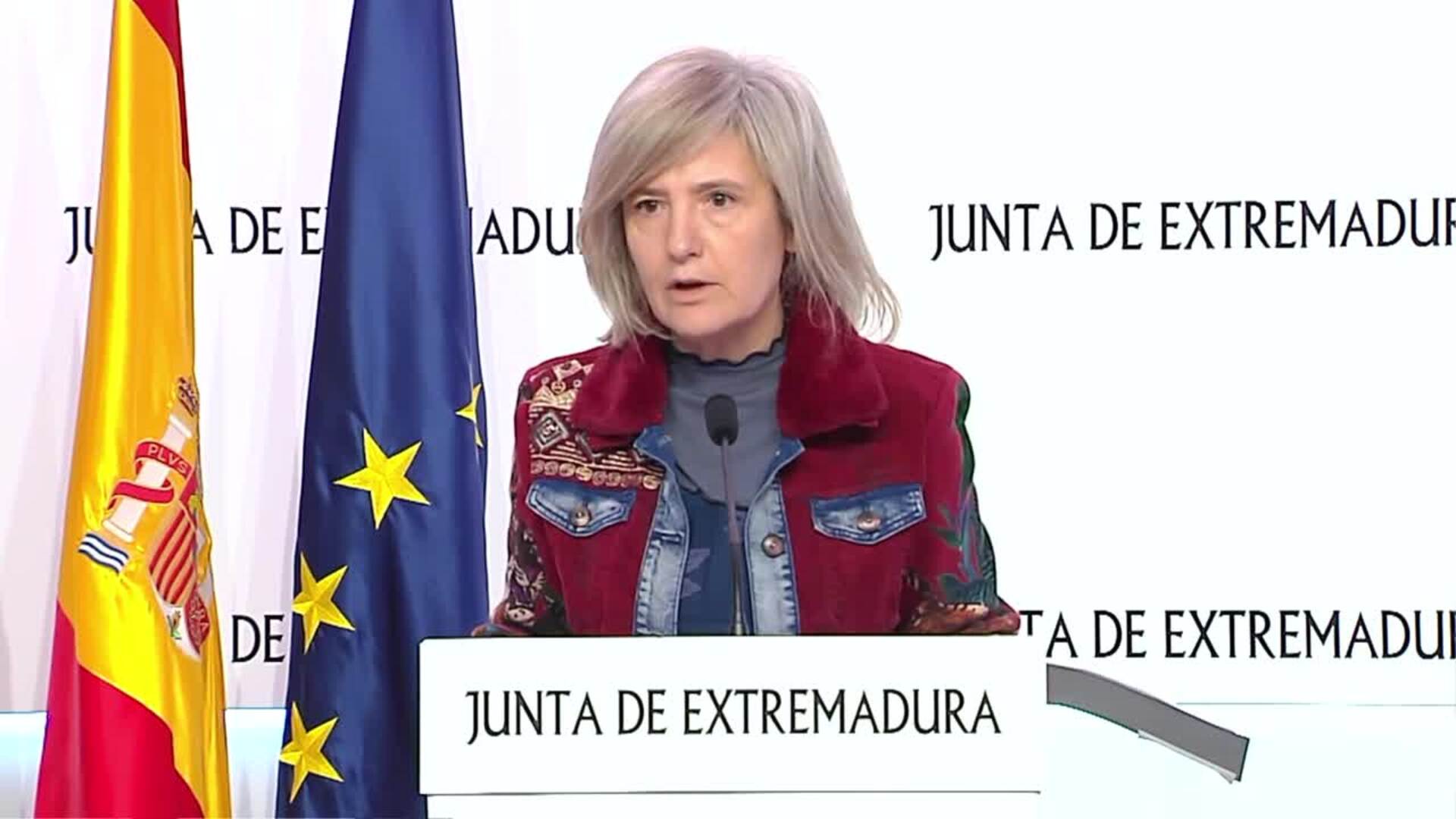 Junta tacha de "ocurrencia" la apuesta de Yolanda Díaz de adelantar el cierre de restaurantes