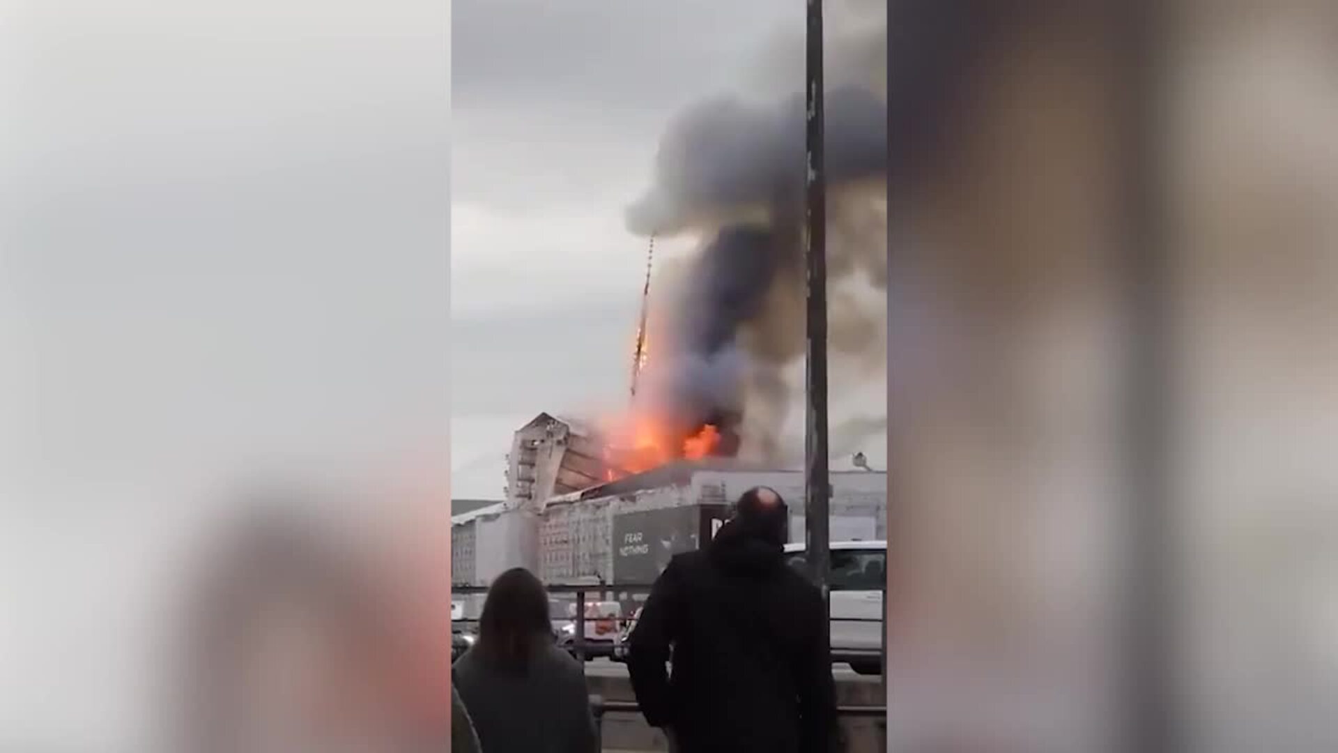 Registrado un incendio en la histórica Bolsa de Copenhague