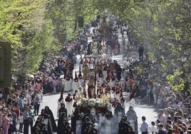 Imagen de la procesión Magna de 2015, que se celebró en Sábado Santo y partió desde el Paseo de Cánovas.