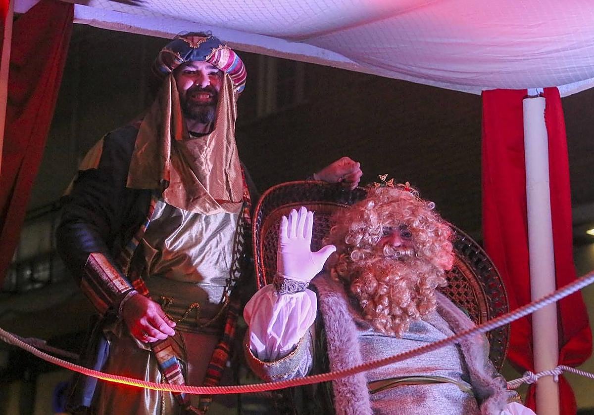 Los niños de Mérida podrán entregar sus cartas a los carteros reales hasta este sábado en el patio del ayuntamiento