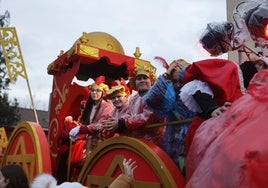 Las carrozas de la cabalgata de Reyes este domingo.