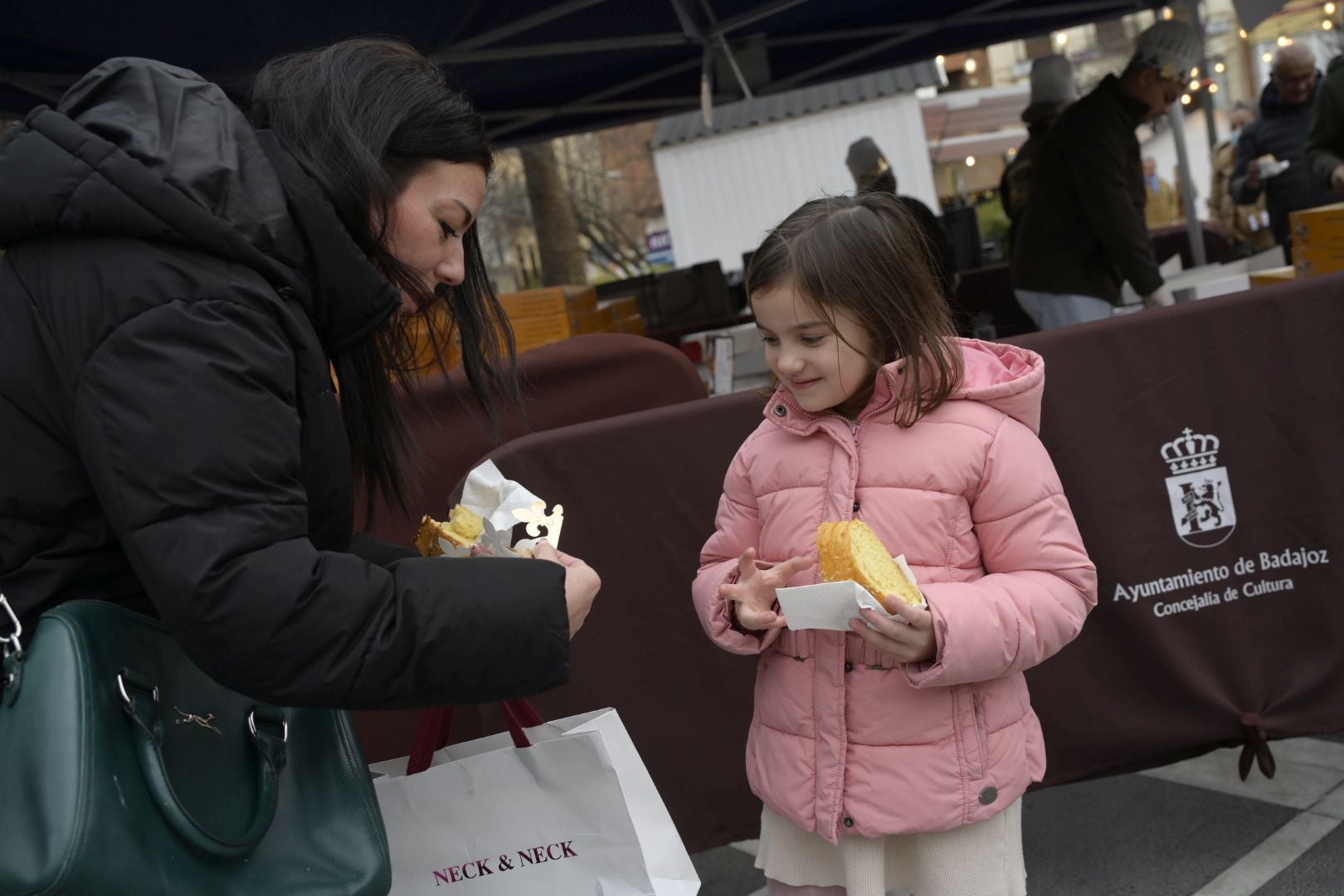 Fotos | Roscón de Reyes para todos en Badajoz