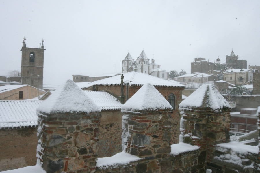 El 10 de enero de 2010 la mayor parte de Extremadura se cubrió de blanco. En la imagen, Cáceres.