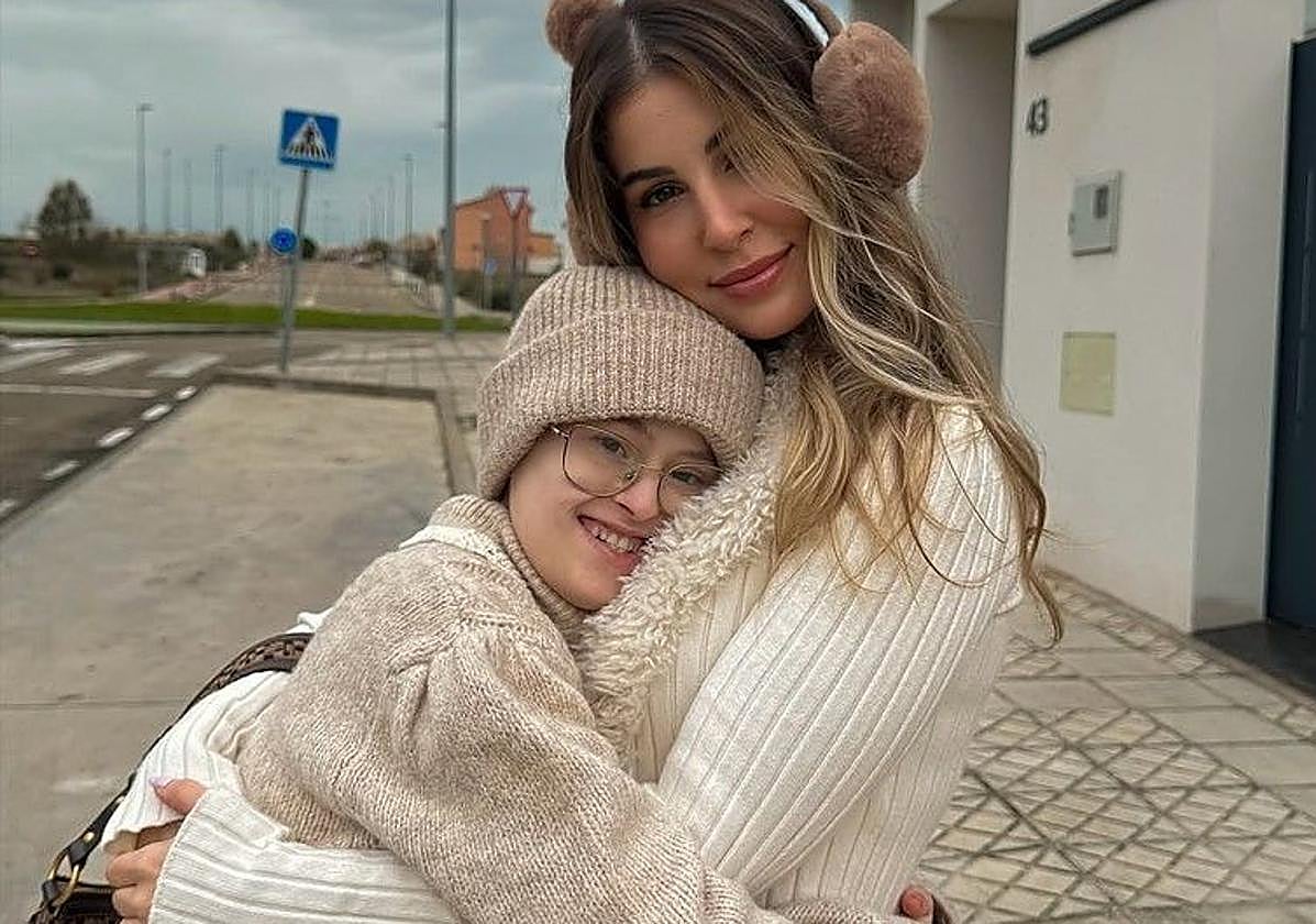 La influencer compartió el 24 de diciembre unas fotografías en las que aparece junto a su hermana días antes de su fallecimiento.
