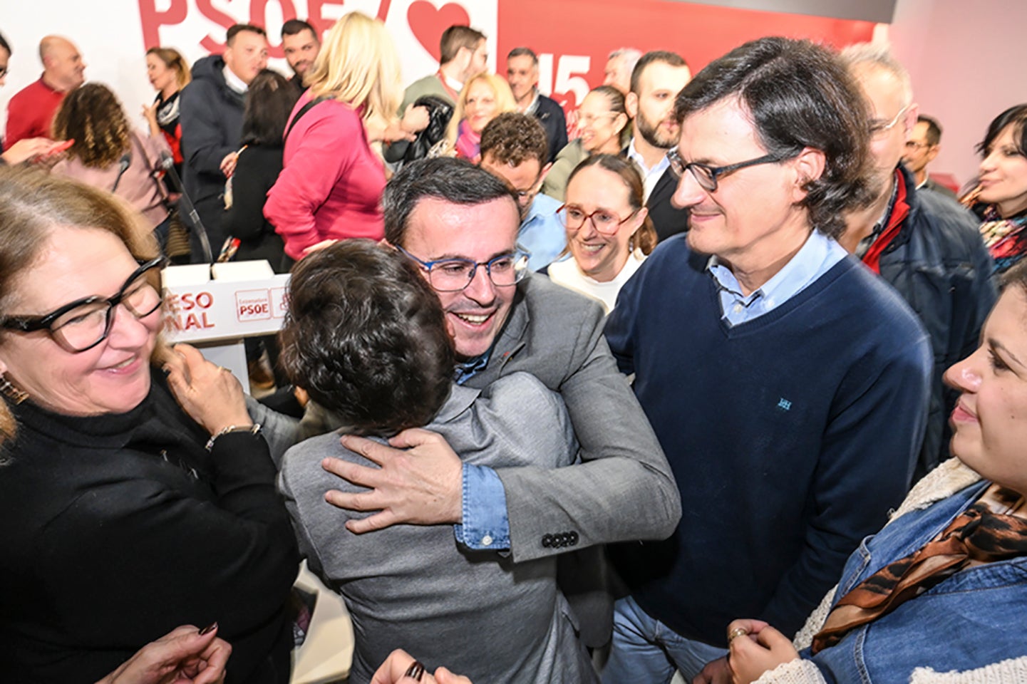 Fotos | Gallardo celebra su victoria en las primarias del PSOE de Extremadura