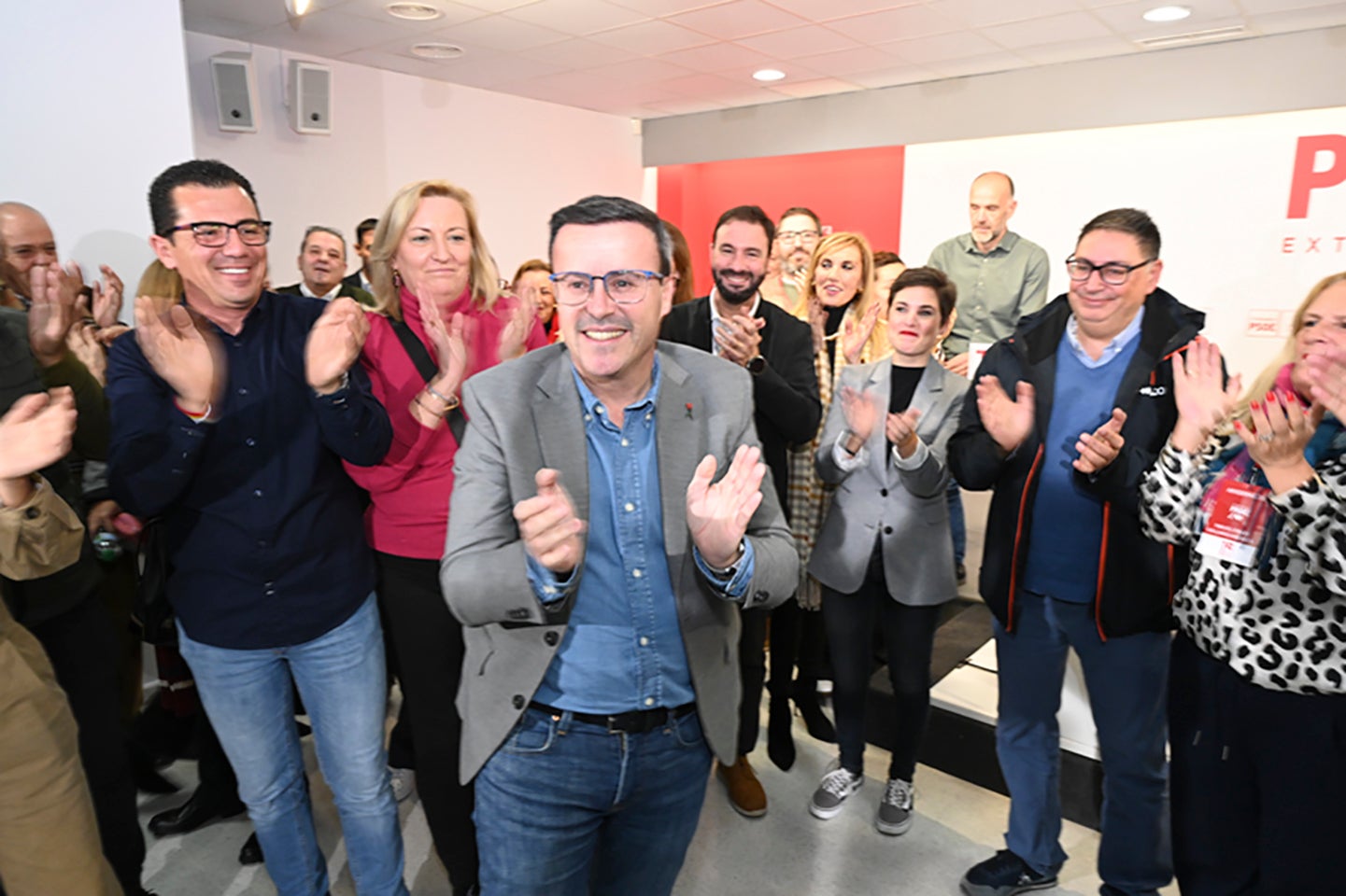 Fotos | Gallardo celebra su victoria en las primarias del PSOE de Extremadura