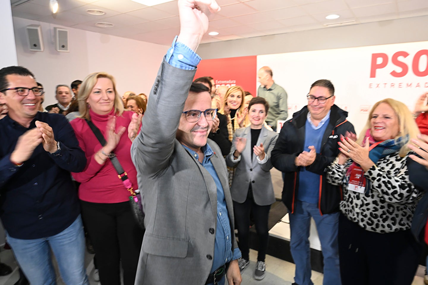 Fotos | Gallardo celebra su victoria en las primarias del PSOE de Extremadura