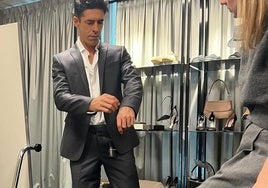 El torero extremeño vestirá de Armani en los eventos de la temporada.