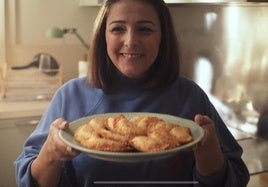 La talaverana celebró la vuelta de las obleas al mercado, un básico en su cocina.