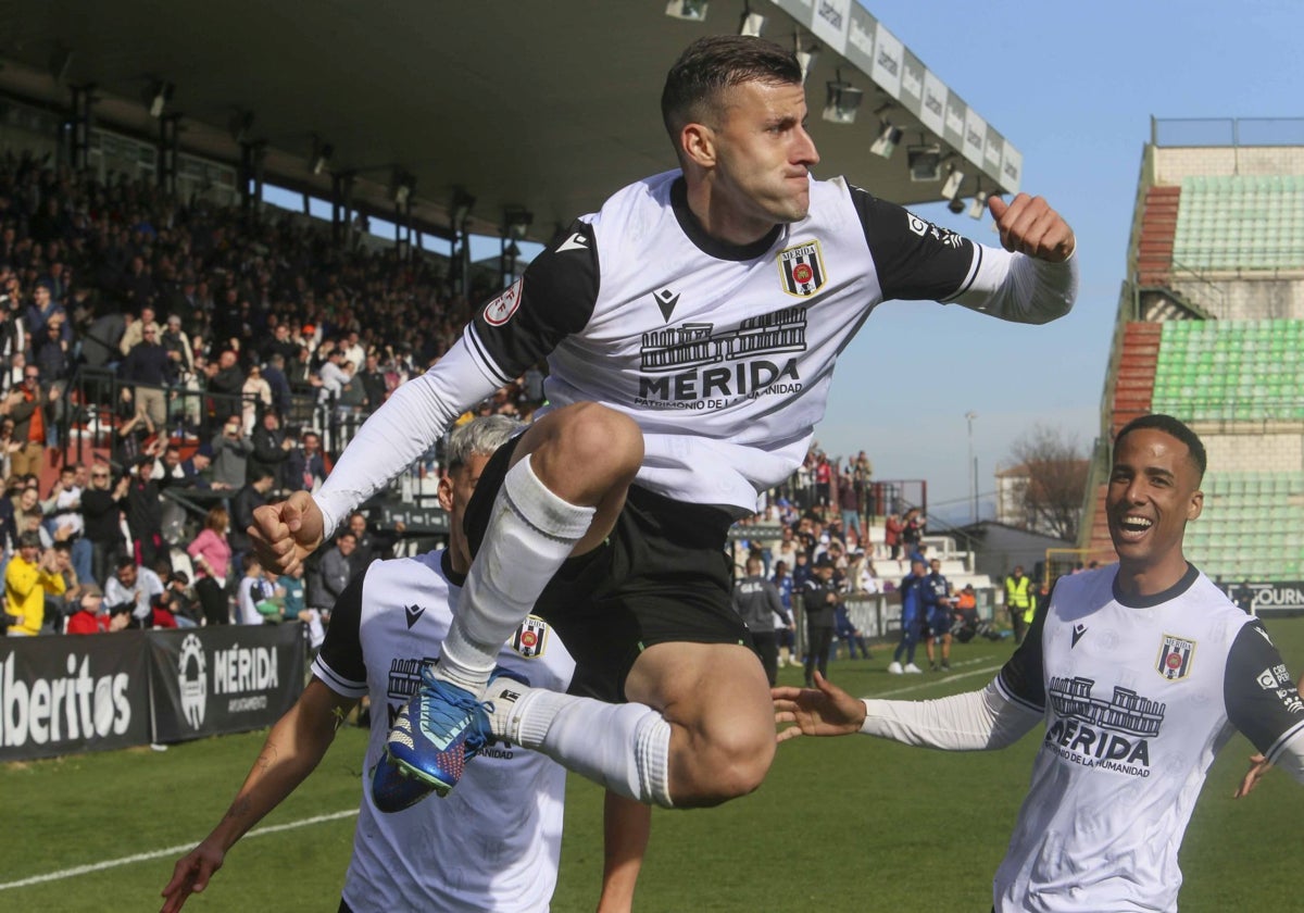 Eslava regresa a tiempo