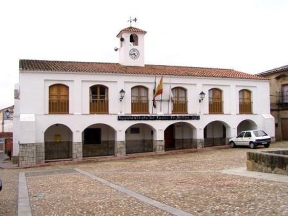 Ayuntamiento de Casas de Millán.