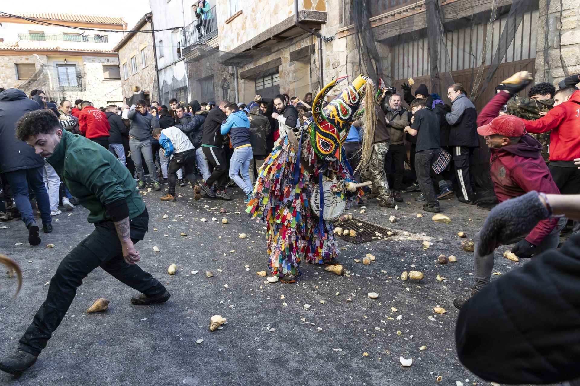 Toneladas de nabos caen sobre Jarramplas