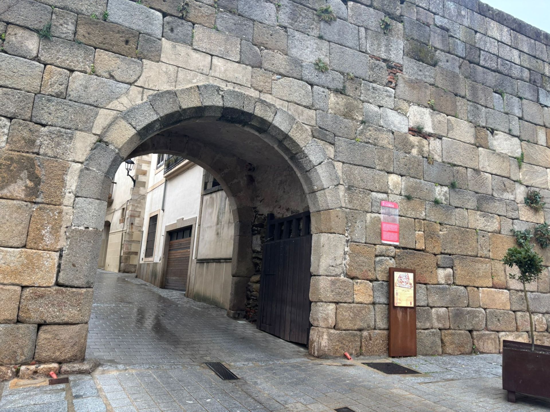 Estado actual de la muralla romana de Coria