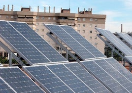 Placas solares instaladas en un instituto del país.